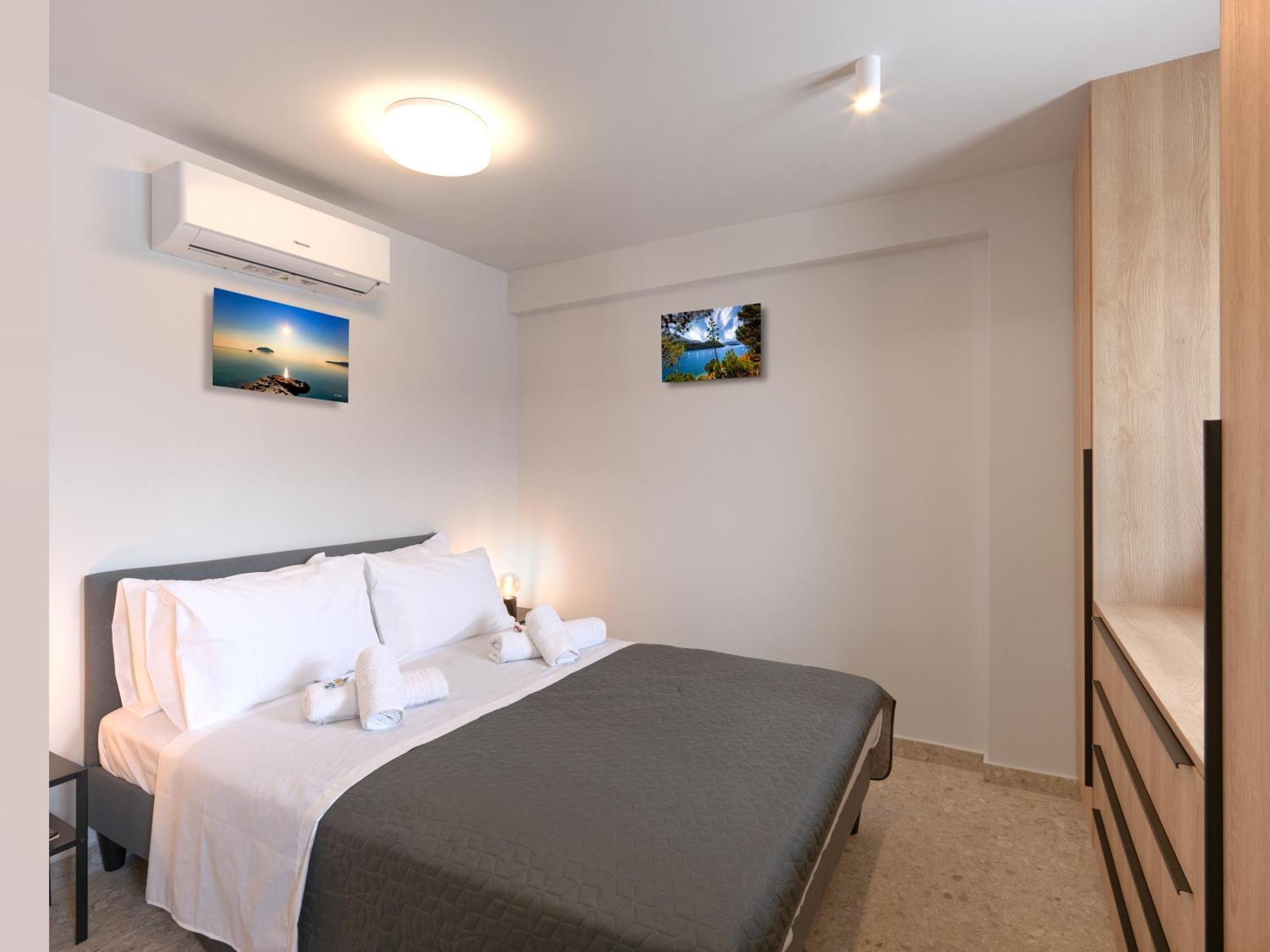 Top-floor With Stunning Views Of The Parthenon Athens