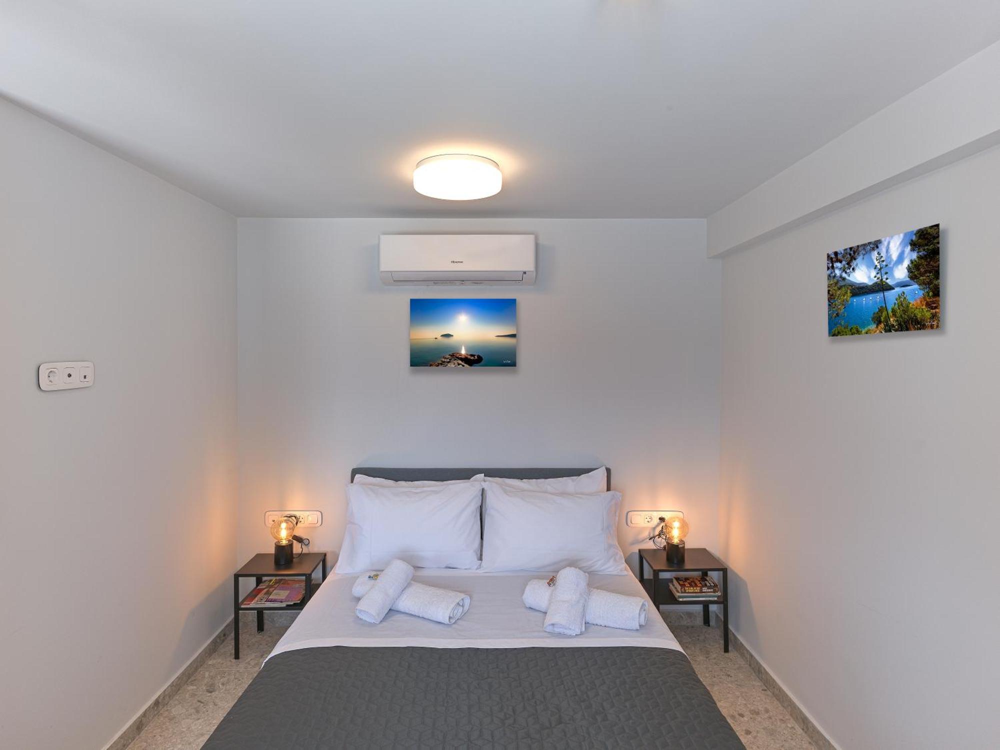 Top-floor With Stunning Views Of The Parthenon Athens